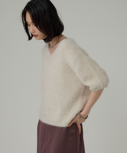 BABYLONE（バビロン）の「フォックスカシミヤVネックプルオーバー（ニット/セーター・レディース・チャコール/オフホワイト/イエロー・フリー）」の16枚目の写真