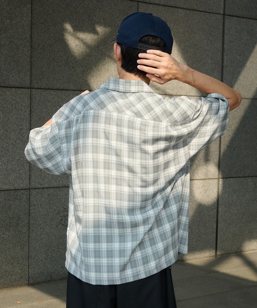 Perushu（ペルーシュ）の「オープンカラーレトロチェックスナップボタンシャツ（シャツ/ブラウス・メンズ・ブラウン/ネイビー/ブルー/グレー・MEDIUM/LARGE）」の8枚目の写真