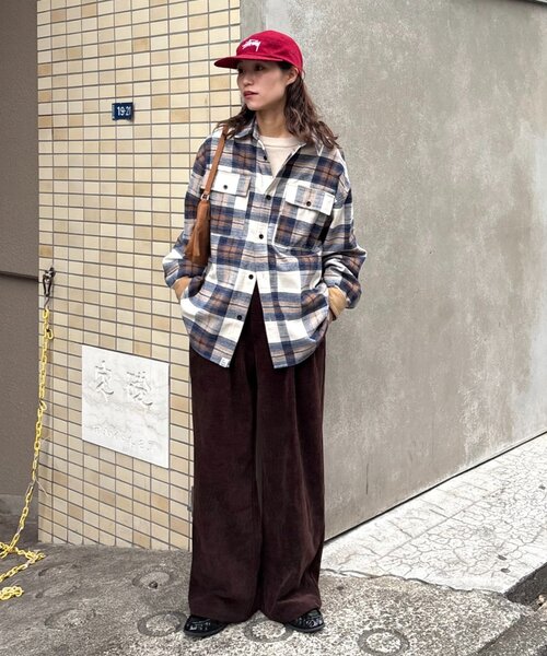 CIAOPANIC TYPY（チャオパニックティピー）の「【コーデュロイ袖切り替え】【ユニセックス】モールチェックシャツジャケット（シャツ/ブラウス・レディース・チャコールグレー/ブラウン/グリーン/サックスブルー/ベージュ・LARGE/MEDIUM）」の6枚目の写真