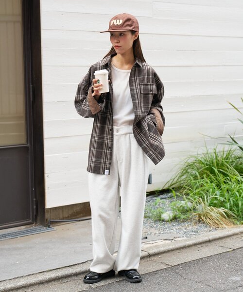 CIAOPANIC TYPY（チャオパニックティピー）の「【コーデュロイ袖切り替え】【ユニセックス】モールチェックシャツジャケット（シャツ/ブラウス・レディース・チャコールグレー/ブラウン/グリーン/サックスブルー/ベージュ・LARGE/MEDIUM）」の9枚目の写真