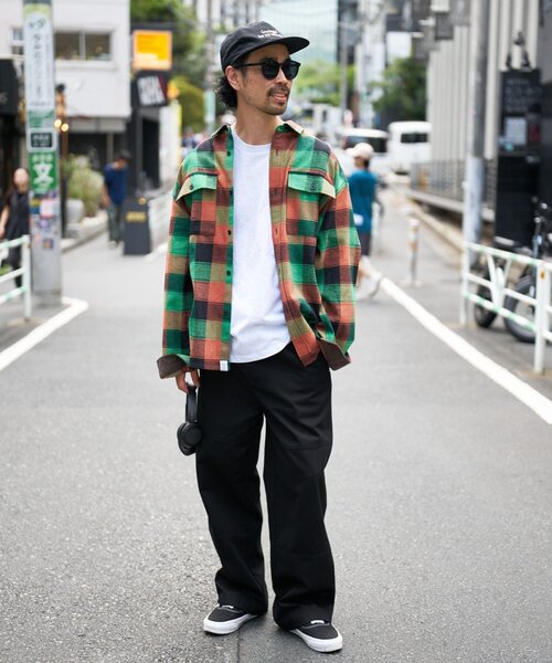 CIAOPANIC TYPY（チャオパニックティピー）の「【コーデュロイ袖切り替え】【ユニセックス】モールチェックシャツジャケット（シャツ/ブラウス・レディース・チャコールグレー/ブラウン/グリーン/サックスブルー/ベージュ・LARGE/MEDIUM）」の15枚目の写真