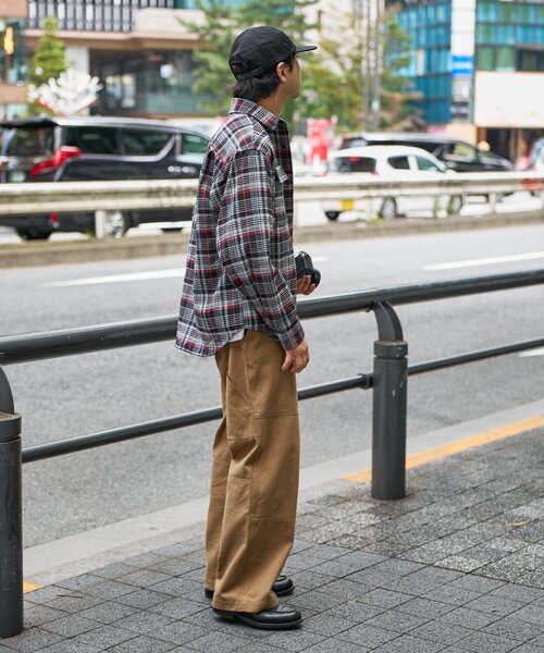 CIAOPANIC TYPY(チャオパニックティピー)の「【コーデュロイ袖切り替え】【ユニセックス】モールチェックシャツジャケット(シャツ/ブラウス・レディース・チャコールグレー/ブラウン/グリーン/サックスブルー/ベージュ・LARGE/MEDIUM)」の11枚目の写真