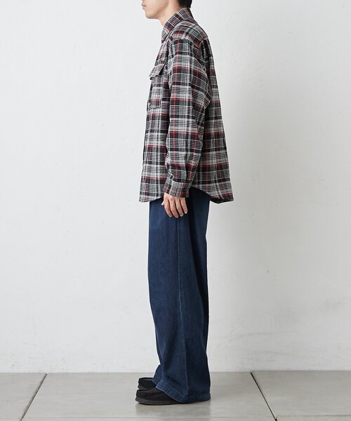 CIAOPANIC TYPY(チャオパニックティピー)の「【コーデュロイ袖切り替え】【ユニセックス】モールチェックシャツジャケット(シャツ/ブラウス・レディース・チャコールグレー/ブラウン/グリーン/サックスブルー/ベージュ・LARGE/MEDIUM)」の19枚目の写真