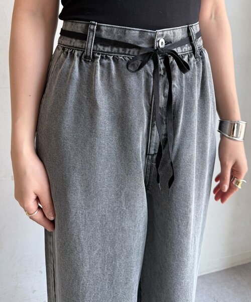 DouDou(ドゥドゥ)の「リヨセルデニムワイドパンツ(デニムパンツ・レディース・ブラック/ブルー・36/38)」の19枚目の写真