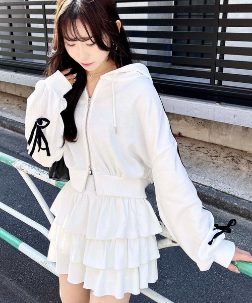 INGNI（イング）の「【WEB限定】袖リボンショートスウェットジップパーカー(セットアップ対応)（パーカー・レディース・ブラック×ホワイト/ホワイト×ブラック/グレー×ホワイト・M）」の4枚目の写真