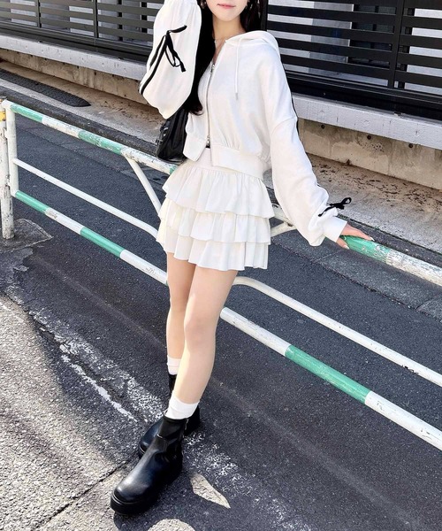 INGNI（イング）の「【WEB限定】袖リボンショートスウェットジップパーカー(セットアップ対応)（パーカー・レディース・ブラック×ホワイト/ホワイト×ブラック/グレー×ホワイト・M）」の6枚目の写真