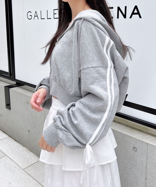 INGNI（イング）の「【WEB限定】袖リボンショートスウェットジップパーカー(セットアップ対応)（パーカー・レディース・ブラック×ホワイト/ホワイト×ブラック/グレー×ホワイト・M）」の14枚目の写真