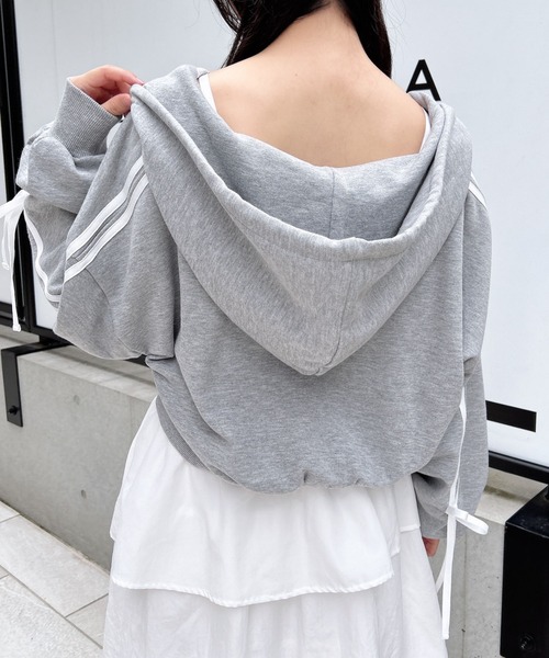 INGNI（イング）の「【WEB限定】袖リボンショートスウェットジップパーカー(セットアップ対応)（パーカー・レディース・ブラック×ホワイト/ホワイト×ブラック/グレー×ホワイト・M）」の15枚目の写真