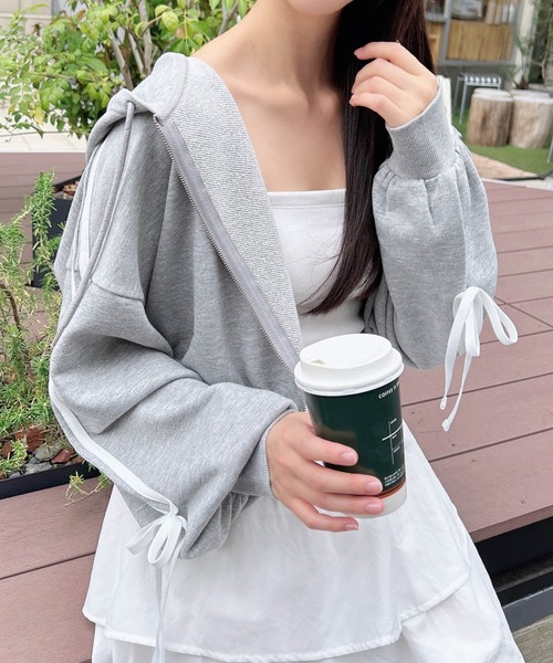 INGNI（イング）の「【WEB限定】袖リボンショートスウェットジップパーカー(セットアップ対応)（パーカー・レディース・ブラック×ホワイト/ホワイト×ブラック/グレー×ホワイト・M）」の16枚目の写真