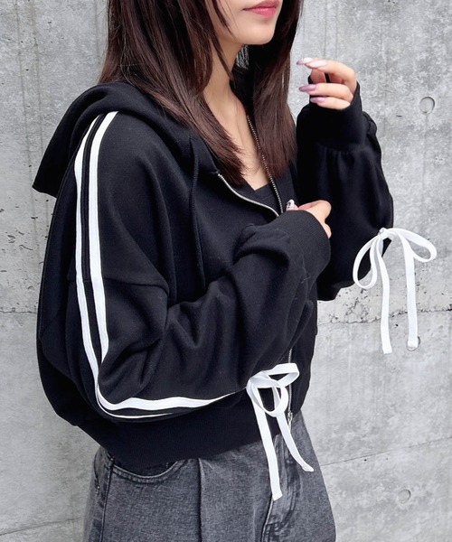 INGNI（イング）の「【WEB限定】袖リボンショートスウェットジップパーカー(セットアップ対応)（パーカー・レディース・ブラック×ホワイト/ホワイト×ブラック/グレー×ホワイト・M）」の18枚目の写真