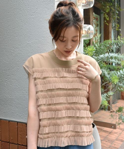 le.coeur blanc(ルクールブラン)の「チュールフリルフレンチニット(ニット/セーター・レディース・ベージュ/ブラック・38)」の4枚目の写真