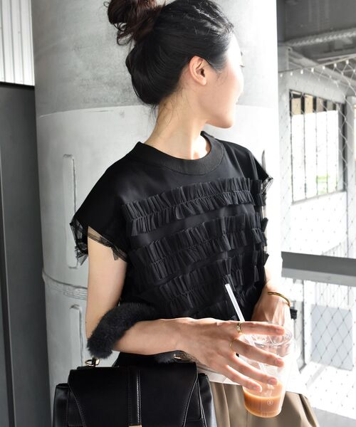 le.coeur blanc(ルクールブラン)の「チュールフリルフレンチニット(ニット/セーター・レディース・ベージュ/ブラック・38)」の16枚目の写真