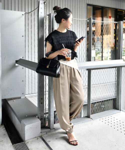 le.coeur blanc(ルクールブラン)の「チュールフリルフレンチニット(ニット/セーター・レディース・ベージュ/ブラック・38)」の19枚目の写真