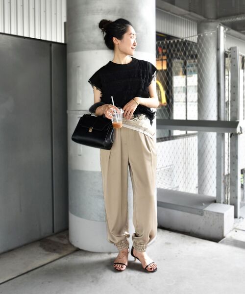 le.coeur blanc(ルクールブラン)の「チュールフリルフレンチニット(ニット/セーター・レディース・ベージュ/ブラック・38)」の20枚目の写真