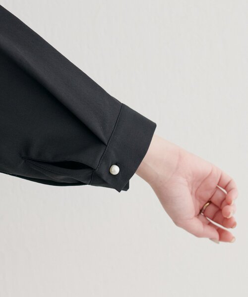 natural couture(ナチュラルクチュール)の「【WEB限定】パール付きスキッパーブラウス(シャツ/ブラウス・レディース・オレンジ/グレイッシュベージュ/ピンク系その他/サックスブルー/ブラック・FREE)」の19枚目の写真