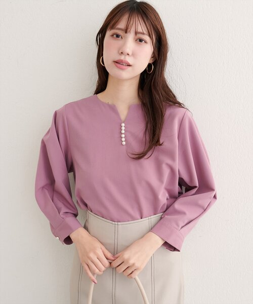 natural couture(ナチュラルクチュール)の「【WEB限定】パール付きスキッパーブラウス(シャツ/ブラウス・レディース・オレンジ/グレイッシュベージュ/ピンク系その他/サックスブルー/ブラック・FREE)」の14枚目の写真