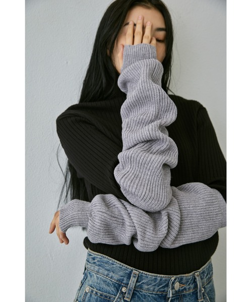 un/neu(アンノイ)の「ルーズニットアームウォーマー / リブニットアームカバー(アームカバー・レディース・ブラウン/レッド/アイボリー/グレー/ブルー・FREE)」の3枚目の写真