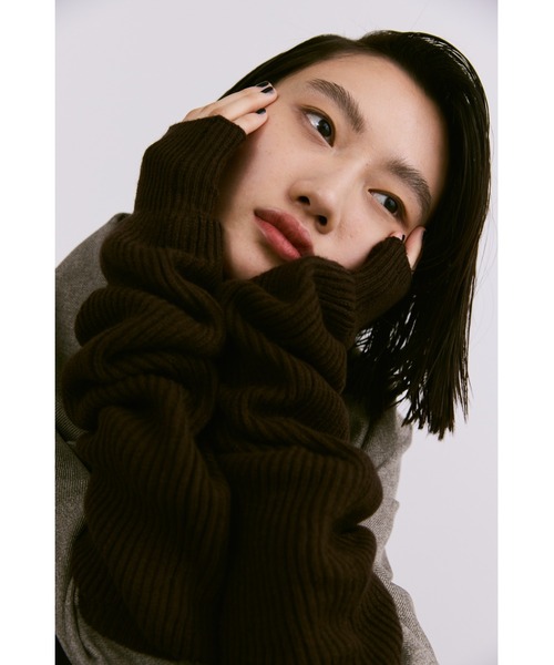 un/neu(アンノイ)の「ルーズニットアームウォーマー / リブニットアームカバー(アームカバー・レディース・ブラウン/レッド/アイボリー/グレー/ブルー・FREE)」の16枚目の写真