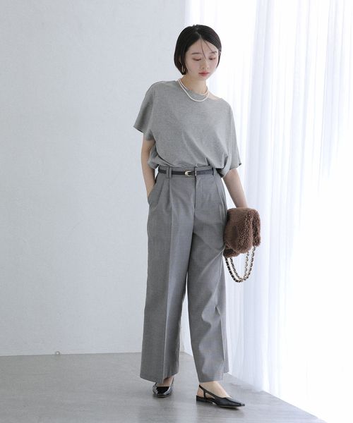 La TOTALITE(ラトータリテ)の「《WEB限定》【洗える】汗染み防止カーブヘムカットソー(Tシャツ/カットソー・レディース・ブラック/ボルドー/チャコールグレー・FREE)」の12枚目の写真