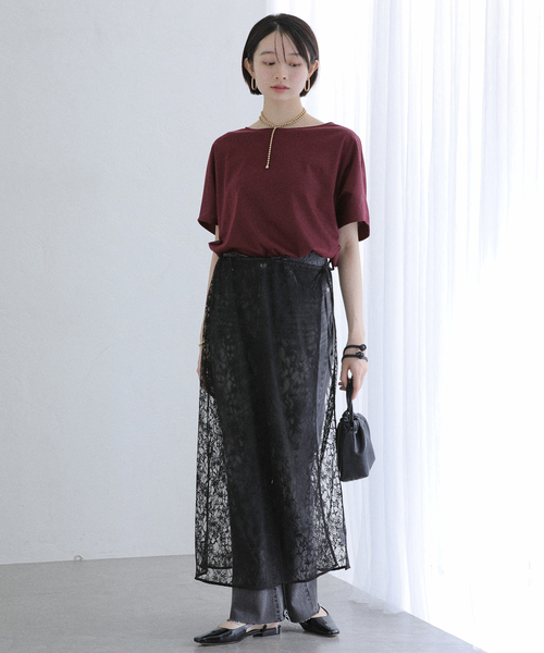 La TOTALITE(ラトータリテ)の「《WEB限定》【洗える】汗染み防止カーブヘムカットソー(Tシャツ/カットソー・レディース・ブラック/ボルドー/チャコールグレー・FREE)」の19枚目の写真