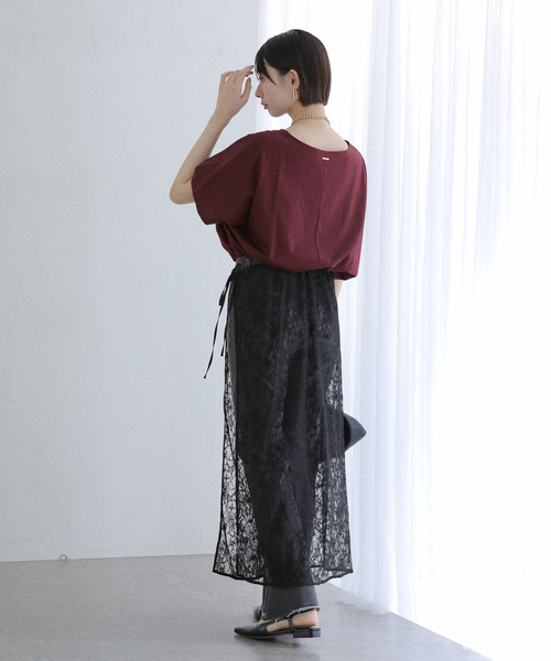 La TOTALITE(ラトータリテ)の「《WEB限定》【洗える】汗染み防止カーブヘムカットソー(Tシャツ/カットソー・レディース・ブラック/ボルドー/チャコールグレー・FREE)」の20枚目の写真