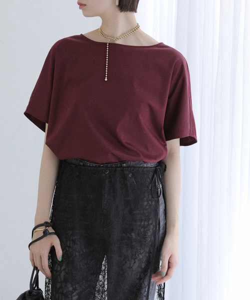 La TOTALITE(ラトータリテ)の「《WEB限定》【洗える】汗染み防止カーブヘムカットソー(Tシャツ/カットソー・レディース・ブラック/ボルドー/チャコールグレー・FREE)」の22枚目の写真