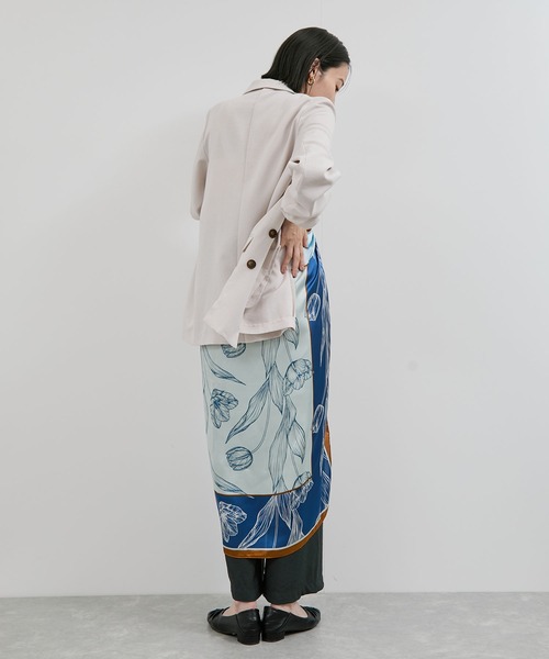 VIS(ビス)の「チューリップ柄スカーフ90×90cm(バンダナ/スカーフ・レディース・ブラウン系その他3/ブルー系その他6・FREE)」の7枚目の写真