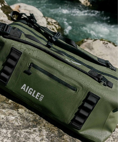 AIGLE（エーグル）の「防水 トラベルドライ ダッフルバッグ 75L（ボストンバッグ・レディース・ブラック/モスグリーン・FREE）」の12枚目の写真