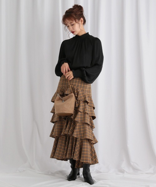 mysty woman（ミスティウーマン）の「シャーリングギャザーブラウス 581481（シャツ/ブラウス・レディース・ブラック/アイボリー/グレイッシュブルー・FREE）」の5枚目の写真