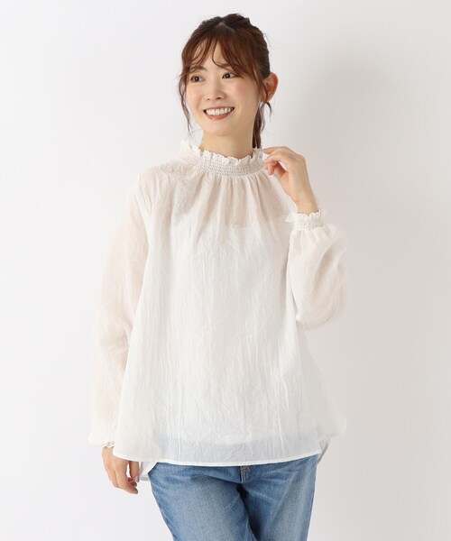 one'sterrace(ワンズテラス)の「リップル シャーリングブラウス(シャツ/ブラウス・レディース・ブルー系その他7/ブラック系8/グレー系4/アイボリー系8・02)」の4枚目の写真
