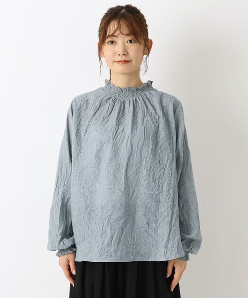 one'sterrace(ワンズテラス)の「リップル シャーリングブラウス(シャツ/ブラウス・レディース・ブルー系その他7/ブラック系8/グレー系4/アイボリー系8・02)」の5枚目の写真