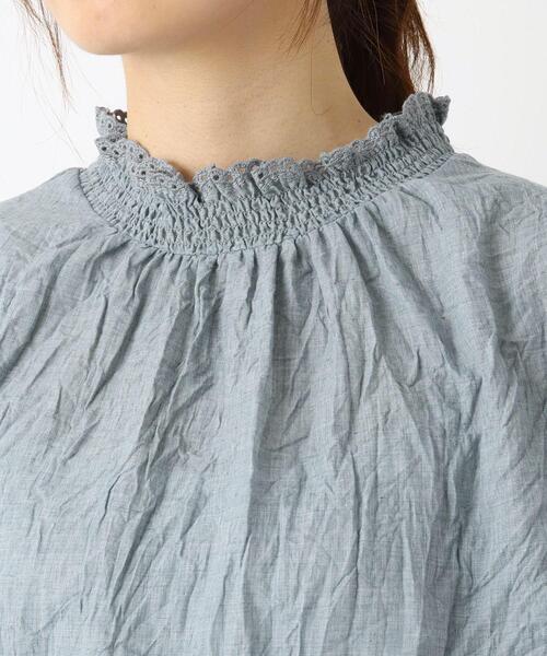 one'sterrace(ワンズテラス)の「リップル シャーリングブラウス(シャツ/ブラウス・レディース・ブルー系その他7/ブラック系8/グレー系4/アイボリー系8・02)」の8枚目の写真