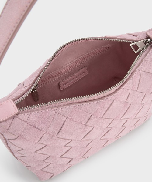 CHARLES & KEITH(チャールズ & キース)の「Ivette イヴェット スエードウーブンショルダーバッグ(ショルダーバッグ・レディース・サンドベージュ/ピンク・S)」の6枚目の写真