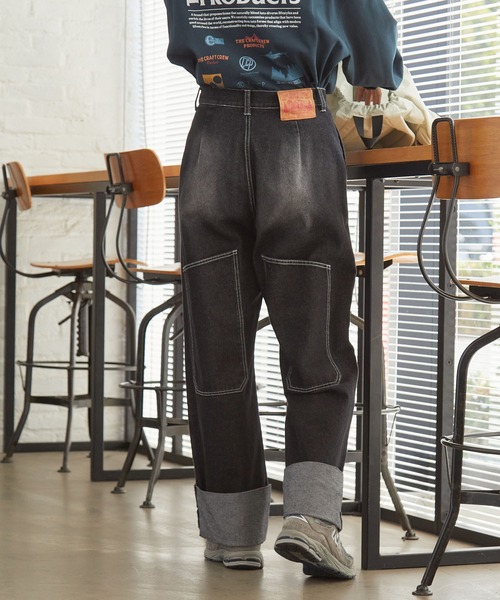 THE CRAFT CREW PRODUCTS（ザクラフトクループロダクツ）の「〈マシンウォッシャブル〉ビッグポケットデザイン ターンバック ワイドストレートデニムパンツ【THE CRAFT CREW PRODUCTS】（デニムパンツ・レディース・ネイビー/ライトブルー/ブラック・M/L）」の2枚目の写真