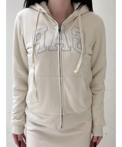 ギャップ GAP ロゴパーカー 裏起毛 スウェット クリーム Lサイズ ギャップ GAP ロゴパーカー 裏起毛 スウェット クリーム Lサイズ