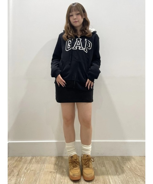 【希少レア】新品ꕥリラックスフィットGAPロゴ裏ボアジップアップパーカー男女兼用 セール】リラックスフィット Gapロゴ 裏ボア ジップアップパーカー