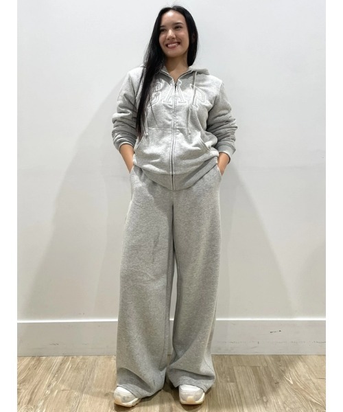 GAP(ギャップ)の「リラックスフィット Gapロゴ 裏ボア ジップアップパーカー(パーカー・レディース・ベージュ/ブラック/グレー/ネイビー・XS/XL/S/M/L/XXS)」の10枚目の写真