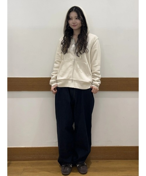 GAP(ギャップ)の「リラックスフィット Gapロゴ 裏ボア ジップアップパーカー(パーカー・レディース・ベージュ/ブラック/グレー/ネイビー・XS/XL/S/M/L/XXS)」の11枚目の写真