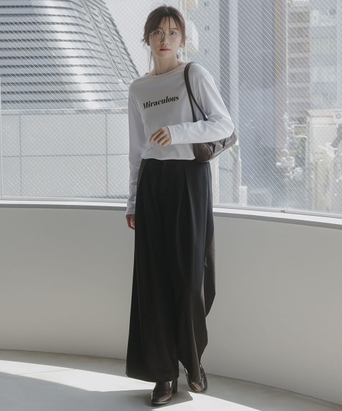 slattgir(スラットジール)の「高身長 綿100%フロントロゴプリント長袖Tシャツ(トールサイズ)Essenave(Tシャツ/カットソー・レディース・オフホワイト/ネイビー・TM/TL/TLL/T3L)」の5枚目の写真