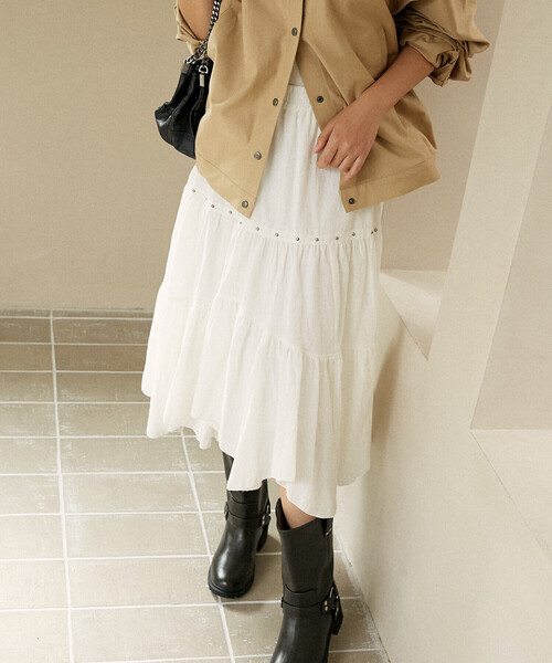 PUBLUX（パブリュクス）の「PUBLUX/パブリュクス スタッズ付き アシンメトリー ティアードスカート　限定展開（スカート・レディース・オフホワイト/ブラック・ﾌﾘ-）」の9枚目の写真