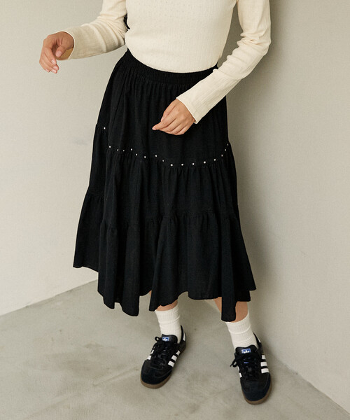 PUBLUX（パブリュクス）の「PUBLUX/パブリュクス スタッズ付き アシンメトリー ティアードスカート　限定展開（スカート・レディース・オフホワイト/ブラック・ﾌﾘ-）」の13枚目の写真