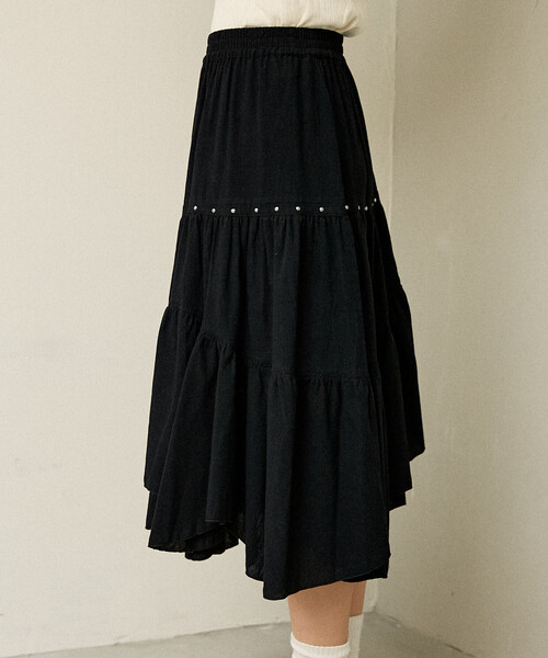 PUBLUX（パブリュクス）の「PUBLUX/パブリュクス スタッズ付き アシンメトリー ティアードスカート　限定展開（スカート・レディース・オフホワイト/ブラック・ﾌﾘ-）」の20枚目の写真