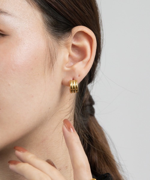 abaskdesign(アバスクデザイン)の「金属アレルギー対応 多重フープピアス(ピアス(両耳用)・レディース・シルバー/ゴールド・FREE)」の4枚目の写真