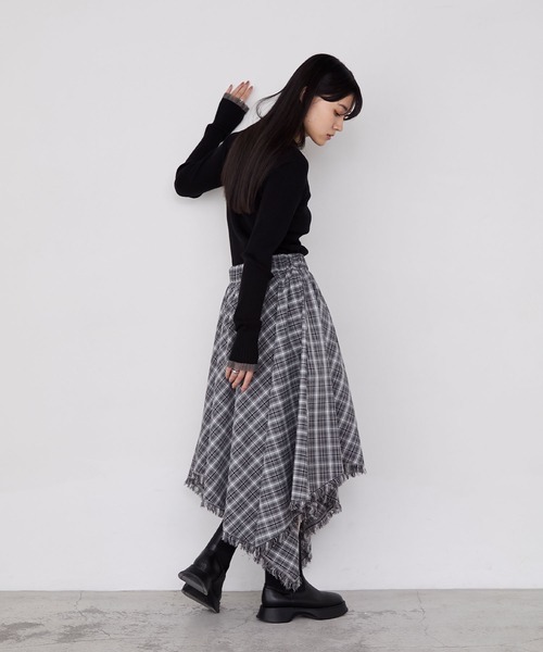 forksy.（フォルクシー）の「【forksy.】アシンメトリーバイアスチェックフリンジスカート（スカート・レディース・ブラック系/ブラウン系/グレー系・FREE）」の22枚目の写真