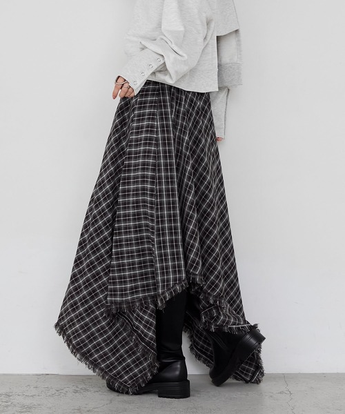 forksy.（フォルクシー）の「【forksy.】アシンメトリーバイアスチェックフリンジスカート（スカート・レディース・ブラック系/ブラウン系/グレー系・FREE）」の7枚目の写真