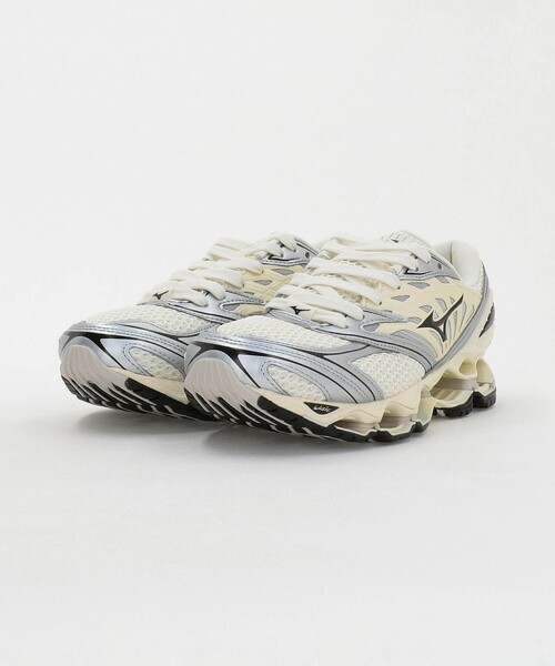 MIZUNO(ミズノ )の「<MIZUNO> WAVE PROPHECY LS(スニーカー・レディース・ホワイト・26.5cm/23.5cm/25.5cm/24.5cm)」の2枚目の写真