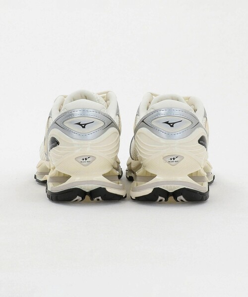 MIZUNO(ミズノ )の「<MIZUNO> WAVE PROPHECY LS(スニーカー・レディース・ホワイト・26.5cm/23.5cm/25.5cm/24.5cm)」の5枚目の写真
