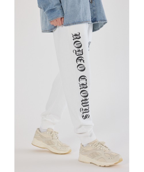RODEO CROWNS WIDE BOWL（ロデオクラウンズワイドボウル）の「Blackletter パンツ（スウェットパンツ・メンズ・ブラック/ホワイト/杢グレー・LARGE/MEDIUM）」の4枚目の写真