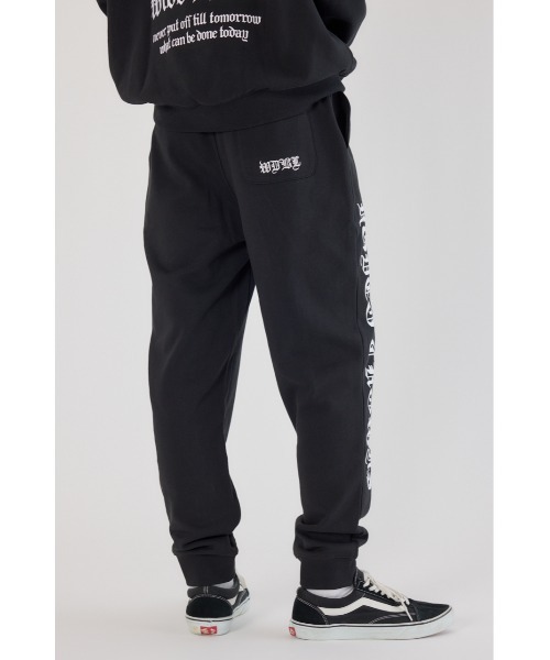 RODEO CROWNS WIDE BOWL（ロデオクラウンズワイドボウル）の「Blackletter パンツ（スウェットパンツ・メンズ・ブラック/ホワイト/杢グレー・LARGE/MEDIUM）」の14枚目の写真