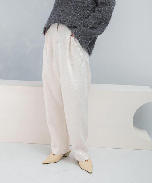 URBAN RESEARCH ROSSO WOMEN(アーバンリサーチ ロッソ)の「ジャガードタックパンツ(その他パンツ・レディース・ブラック/ホワイト・FREE)」の2枚目の写真